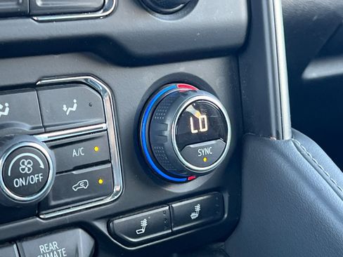 Used 2024 Chevrolet Tahoe LT image 30