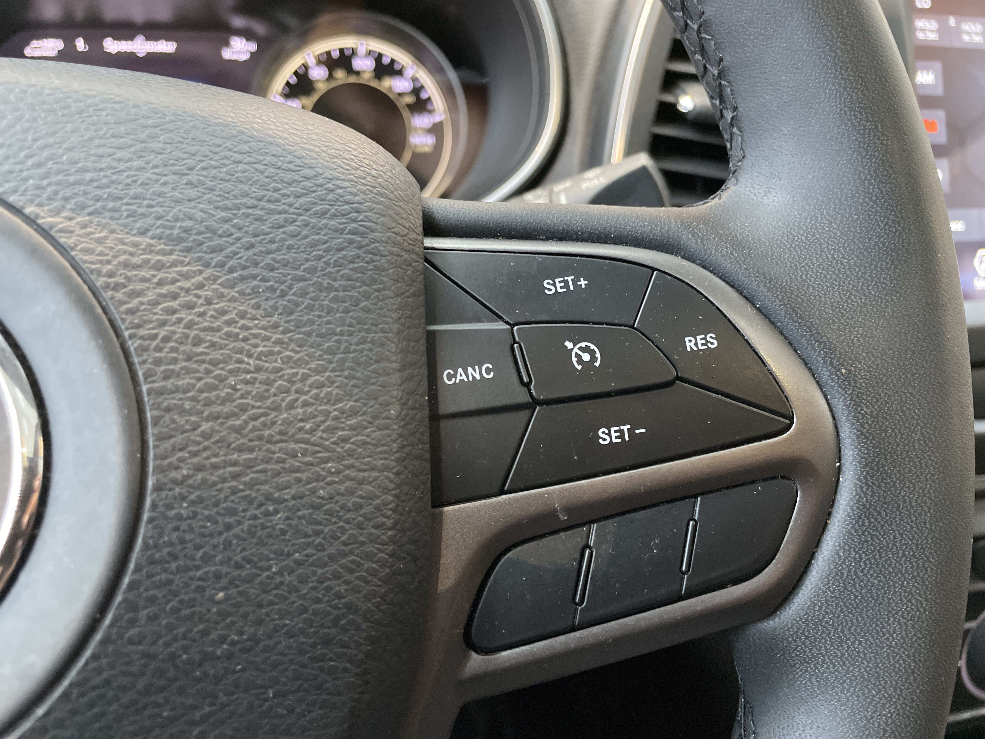 Used 2022 Jeep Cherokee Latitude Lux w/ Sun & Sound Group FWD image 22
