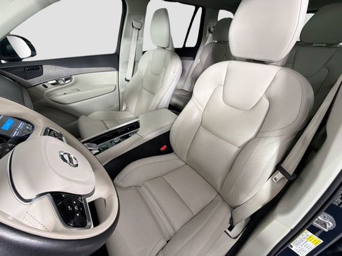 Certified 2023 Volvo XC90 B6 Ultimate w/ Protection Package Premier image 21