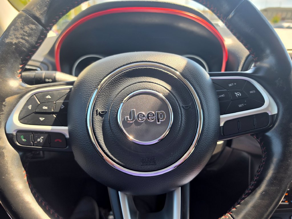 Used 2019 Jeep Compass Trailhawk w/ Leather Interior Group AWD/4WD image 17