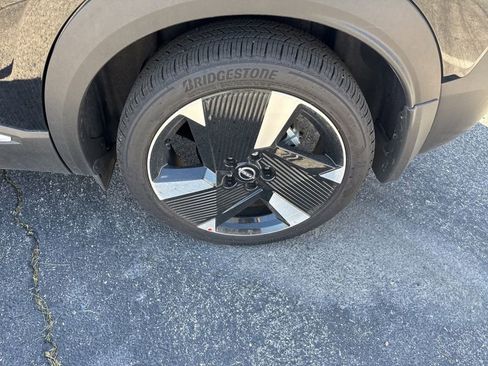 Used 2025 Nissan Kicks SR w/ SR Premium Package image 14