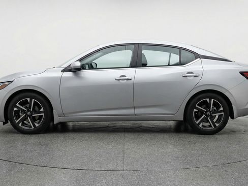 Used 2025 Nissan Sentra SV FWD image 5