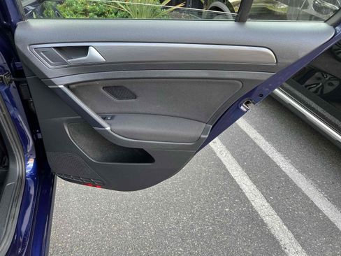 Used 2019 Volkswagen e-Golf SE w/ Driver Assistance Package image 69