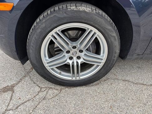 Used 2018 Porsche Macan image 28