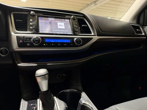 Used 2015 Toyota Highlander Limited AWD/4WD image 15
