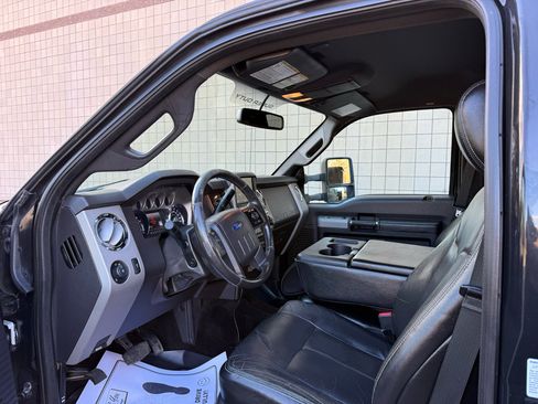 Used 2013 Ford F450 Lariat w/ Lariat Interior Pkg image 16