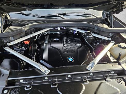 Used 2022 BMW X6 xDrive40i w/ Executive Package image 23