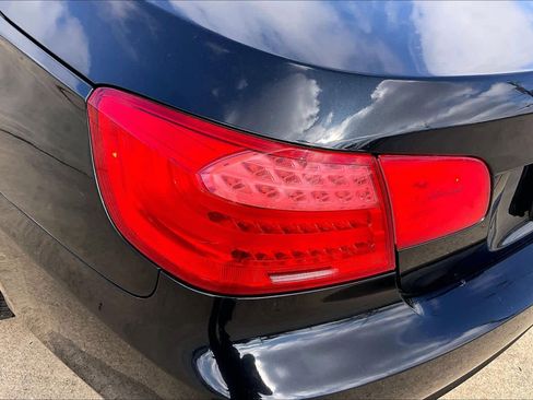 Used 2013 BMW 328i Convertible image 27