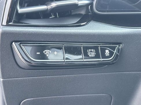 Used 2025 Kia Niro EX Touring FWD image 16