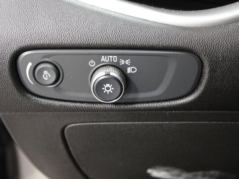 Used 2023 Chevrolet Malibu LT image 37