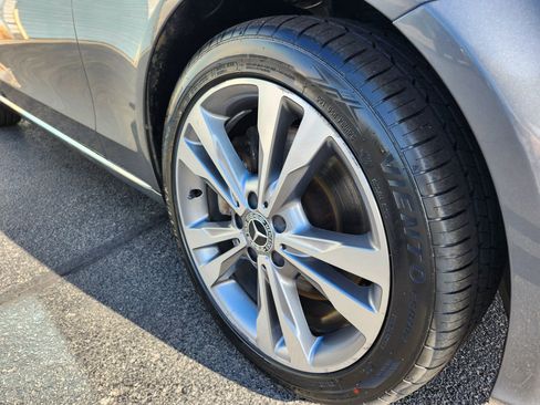 Used 2017 Mercedes-Benz C 300 4MATIC Sedan image 36