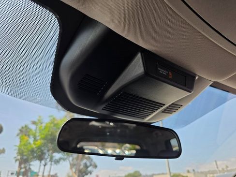 Used 2025 Nissan Rogue SV image 37