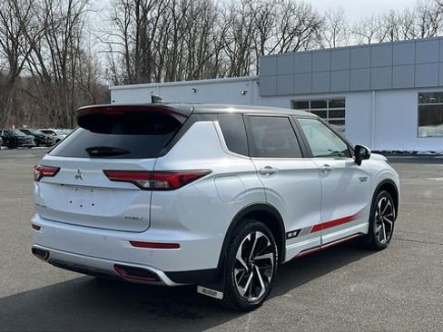 Used 2024 Mitsubishi Outlander Ralliart image 6