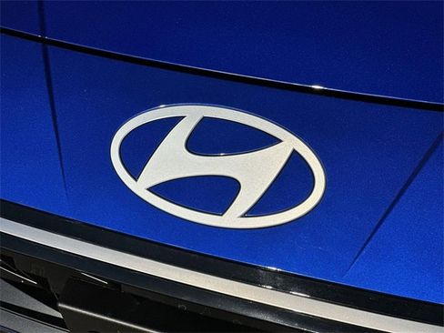 Used 2025 Hyundai Elantra SEL image 30