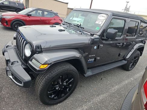 Used 2021 Jeep Wrangler Unlimited Sahara w/ Cold Weather Group AWD/4WD image 1
