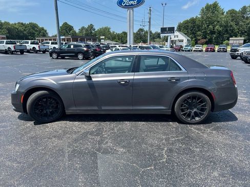 Used 2021 Chrysler 300 Touring L RWD image 4