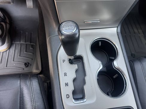 Used 2012 Jeep Grand Cherokee Laredo AWD/4WD image 23