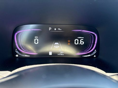 Used 2025 Kia Soul LX w/ LX Technology Package FWD image 5