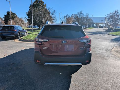 Used 2025 Subaru Outback Touring image 7