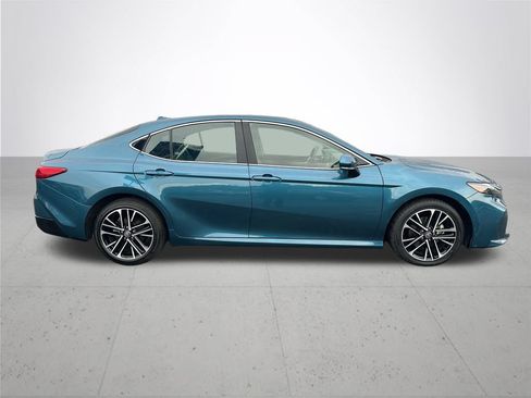 Used 2025 Toyota Camry XLE FWD image 6