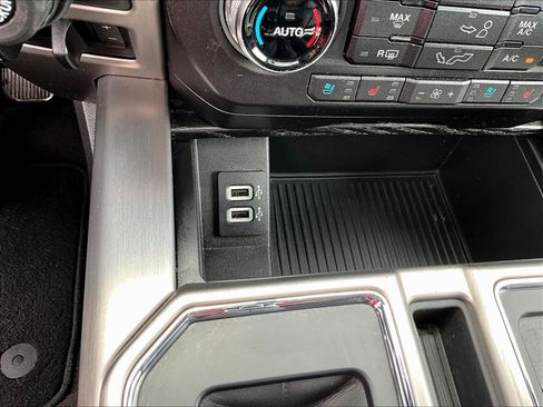 Used 2018 Ford F150 Platinum w/ Equipment Group 701A Luxury AWD/4WD image 17