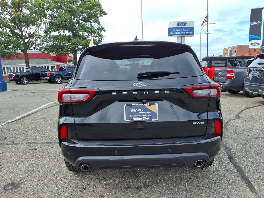 Certified 2024 Ford Escape ST-Line w/ Tech Pack #1 AWD/4WD image 8