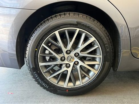 Used 2017 Lexus ES 350 w/ Premium Package FWD image 11