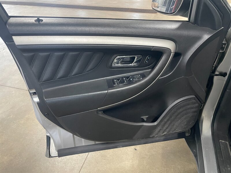 Used 2017 Ford Taurus SEL w/ Equipment Group 201A AWD/4WD image 19