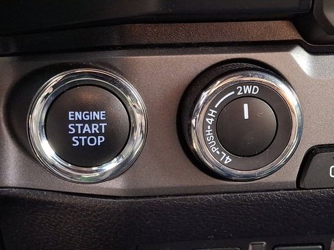 Certified 2021 Toyota Tacoma TRD Off-Road image 23