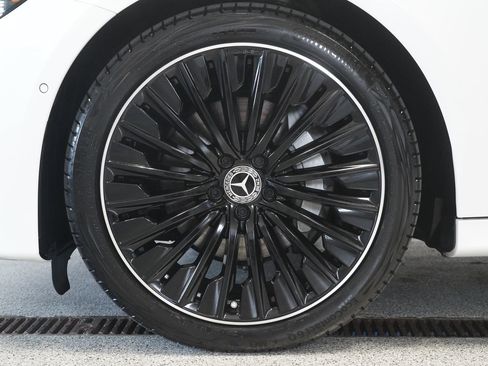 Certified 2024 Mercedes-Benz E 350 4MATIC Sedan image 8