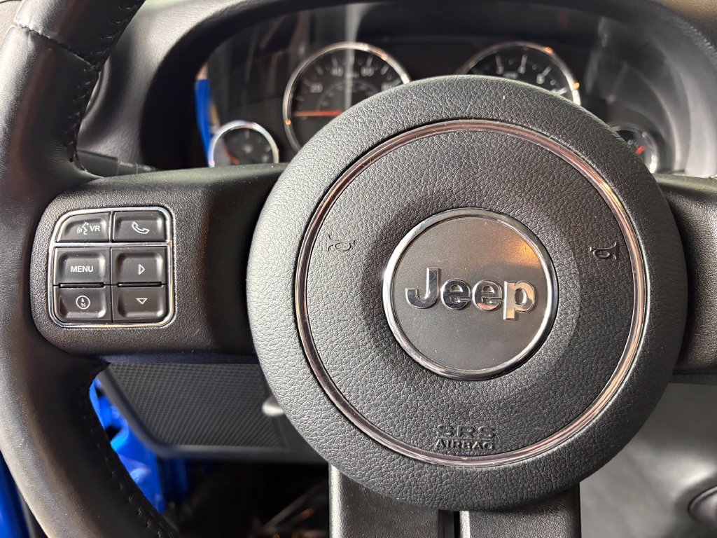 Used 2016 Jeep Wrangler Unlimited Rubicon w/ Connectivity Group AWD/4WD image 21