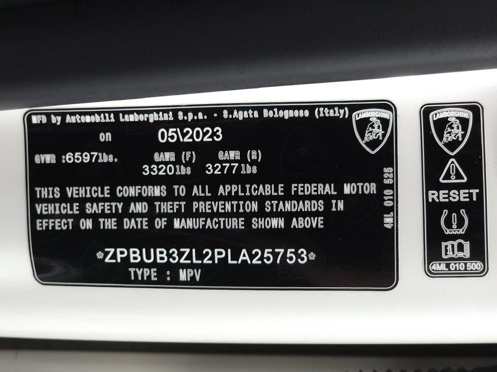 Used 2023 Lamborghini Urus S AWD/4WD image 32