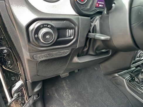 Used 2024 Jeep Wrangler Sport image 23