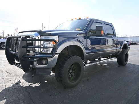 Used 2012 Ford F250 Lariat w/ Lariat Interior Pkg image 11