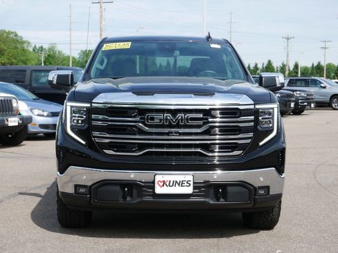 Used 2023 GMC Sierra 1500 SLT w/ SLT Premium Plus Package AWD/4WD image 2