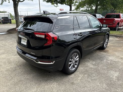 Used 2023 GMC Terrain SLT AWD/4WD image 7