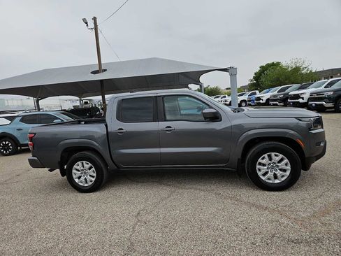 Used 2022 Nissan Frontier SV image 9
