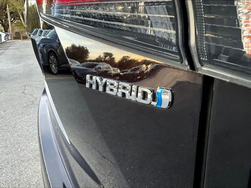 Used 2020 Toyota Highlander XLE image 9