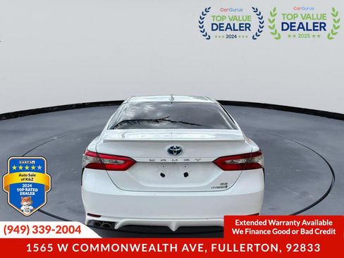 Used 2018 Toyota Camry SE w/ Audio Package FWD image 4