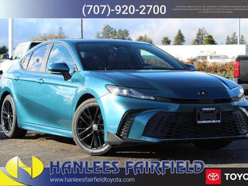 Certified 2025 Toyota Camry SE image 1