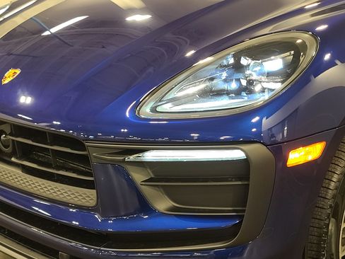 New 2026 Porsche Macan image 32