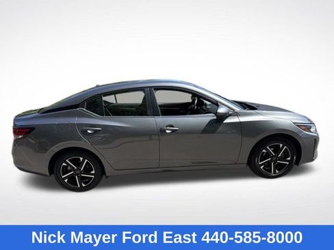 Used 2024 Nissan Sentra SV FWD image 9
