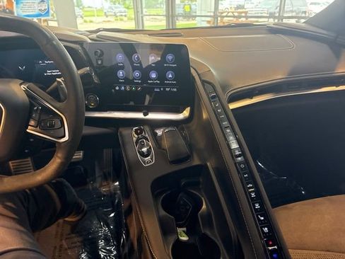 Used 2020 Chevrolet Corvette Stingray Preferred Cpe w/ 2LT Preferred Equipment Group RWD image 18