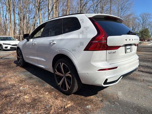 Used 2022 Volvo XC60 T8 R-Design w/ Advanced Package image 4