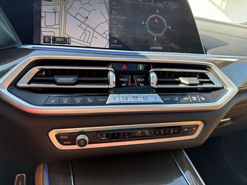 Used 2022 BMW X5 xDrive40i w/ M Sport Package image 11