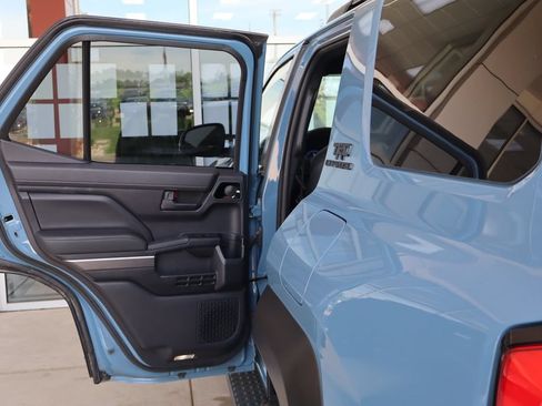 Used 2025 Toyota 4Runner TRD Off-Road Premium w/ Tow Technology Package AWD/4WD image 29
