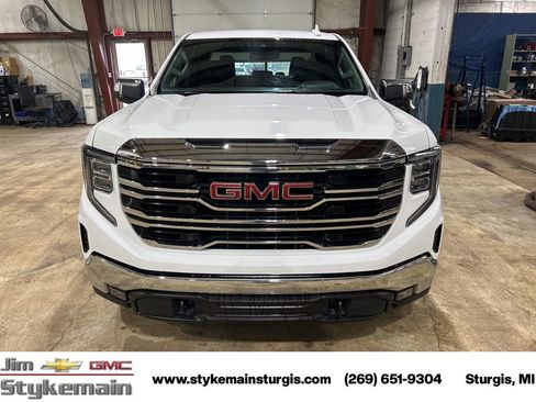 Used 2024 GMC Sierra 1500 SLT image 9