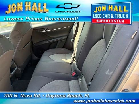 Used 2022 Toyota Camry LE image 18