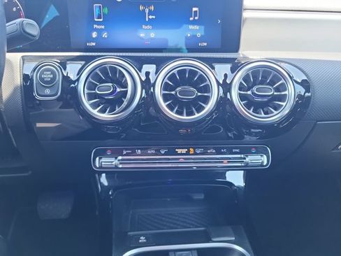 Used 2025 Mercedes-Benz CLA 250 image 17