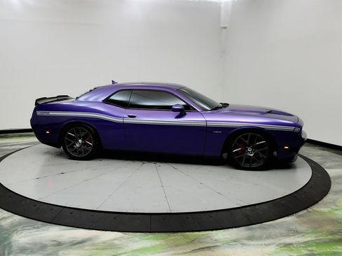 Used 2016 Dodge Challenger R/T w/ Driver Convenience Group RWD image 4